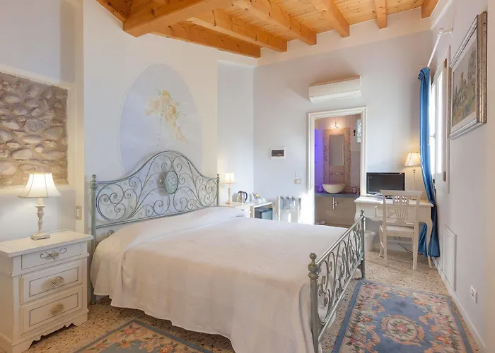 Talamo Rooms